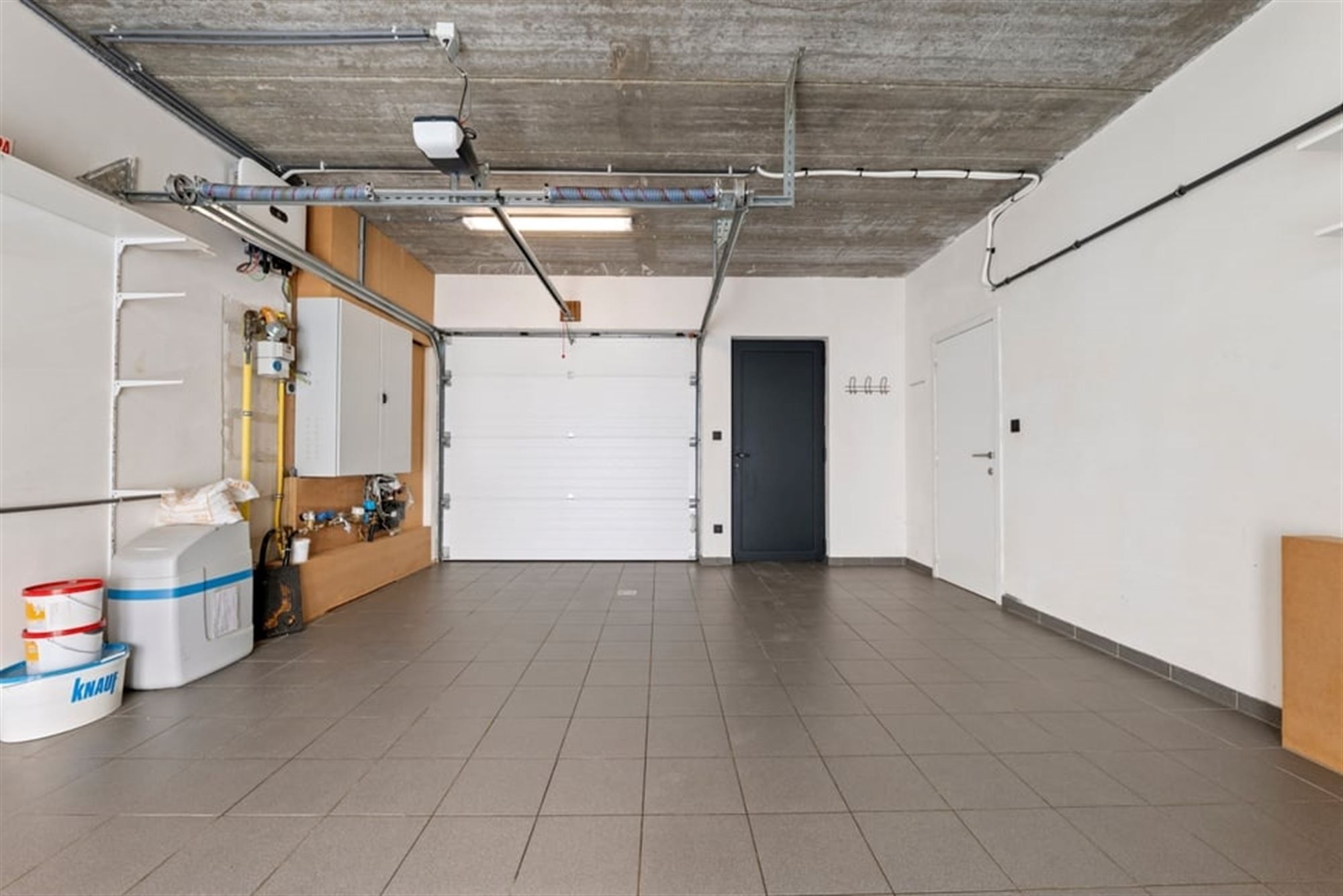 KNAPPE VOLLEDIG GERENOVEERDE WONING MET RUIME GARAGE IN SINT-TRUIDEN  foto 19