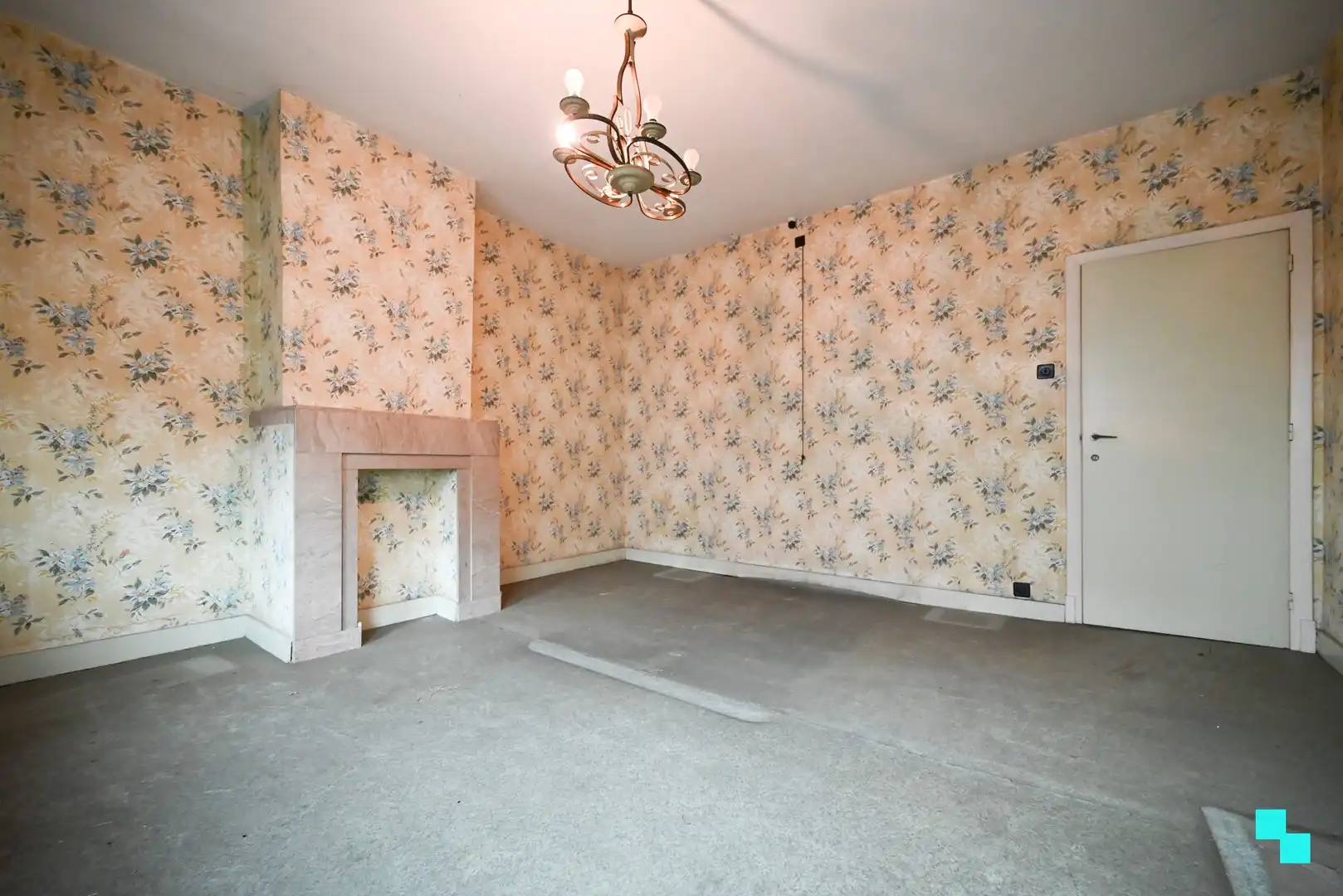 Zeer ruime & authentieke woning in Izegem foto 16