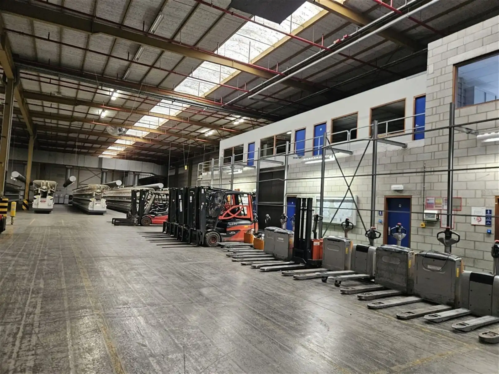 Fabrieksgebouw te Komen foto 27