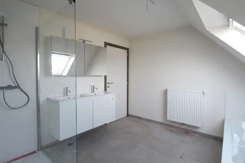 Ruime nieuwbouwwoning te Roeselare foto 12
