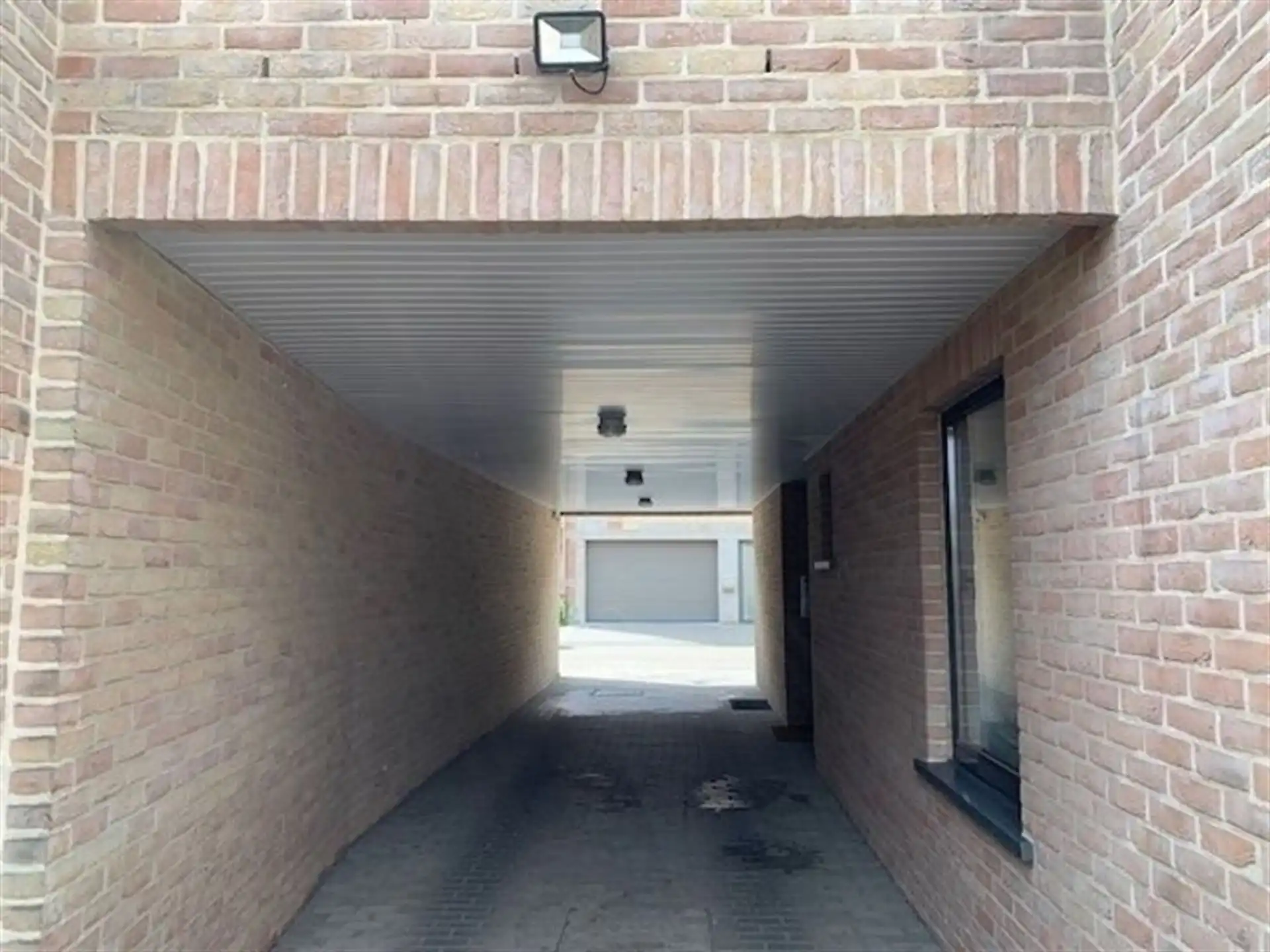 Centraal gelegen appartement met ruim terras! foto 11