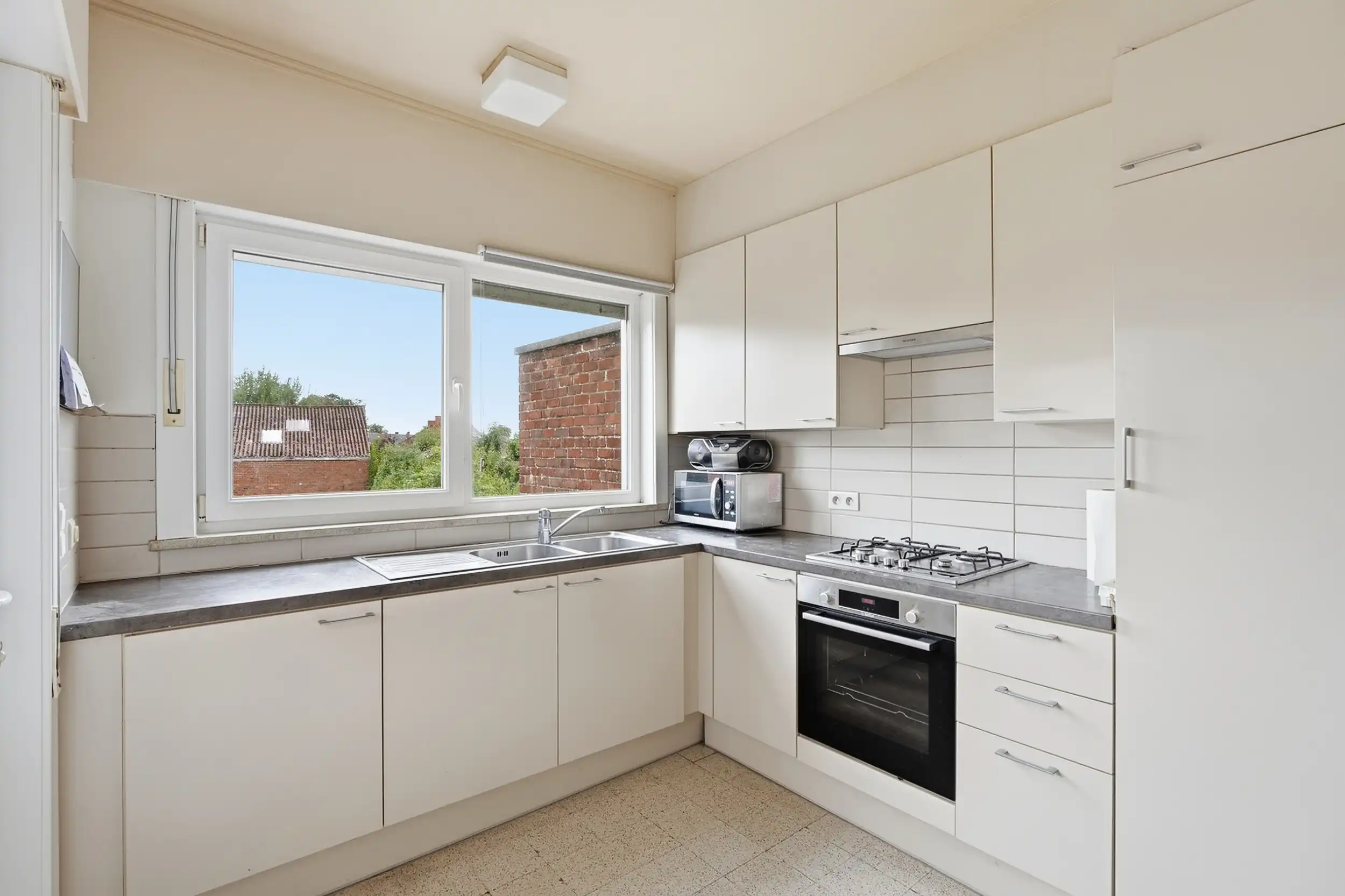 Ruime woning met 4 slpk, kelder en tuin te Tielt foto 6