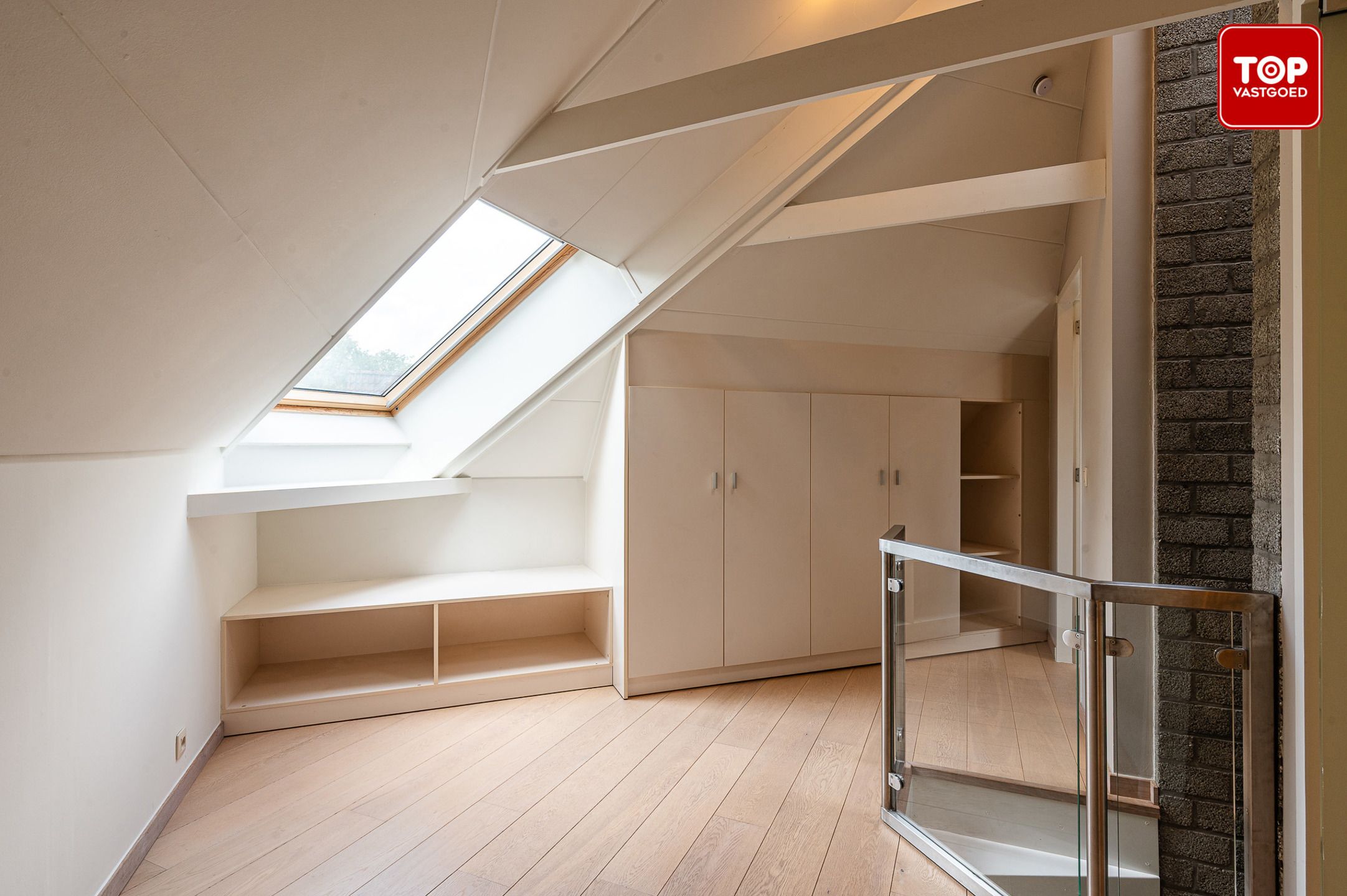 Open bebouwing een perceel van 690m² met mooie tuin en garage.  foto 20