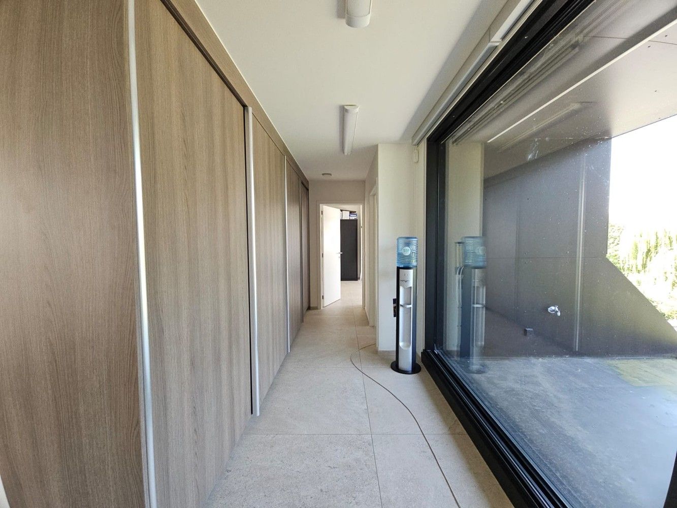 Recent, lichtrijk appartement met 2 terrassen foto 14