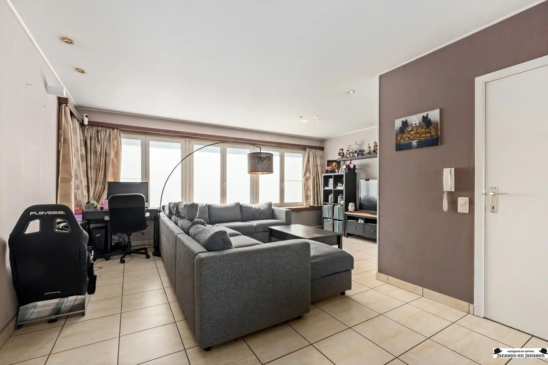 Prachtige bel-etage in een rustige buurt te Hoevenen foto 3
