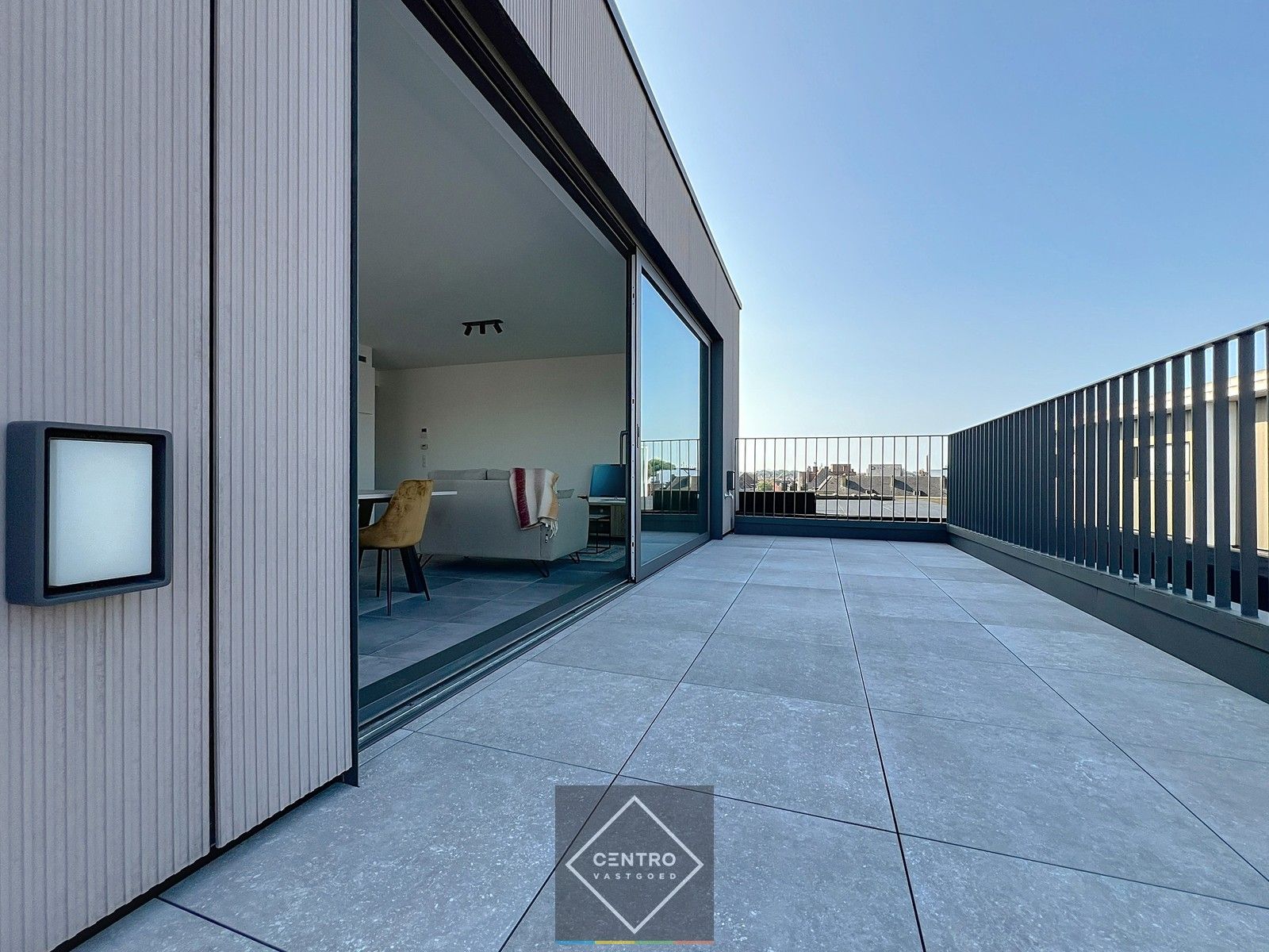 Penthouse (100m²) met RUIME terrassen (33m²) in kleinschalig project pal in het CENTRUM van Kortrijk ! Aankoop aan 6% BTW  mogelijk! foto 23