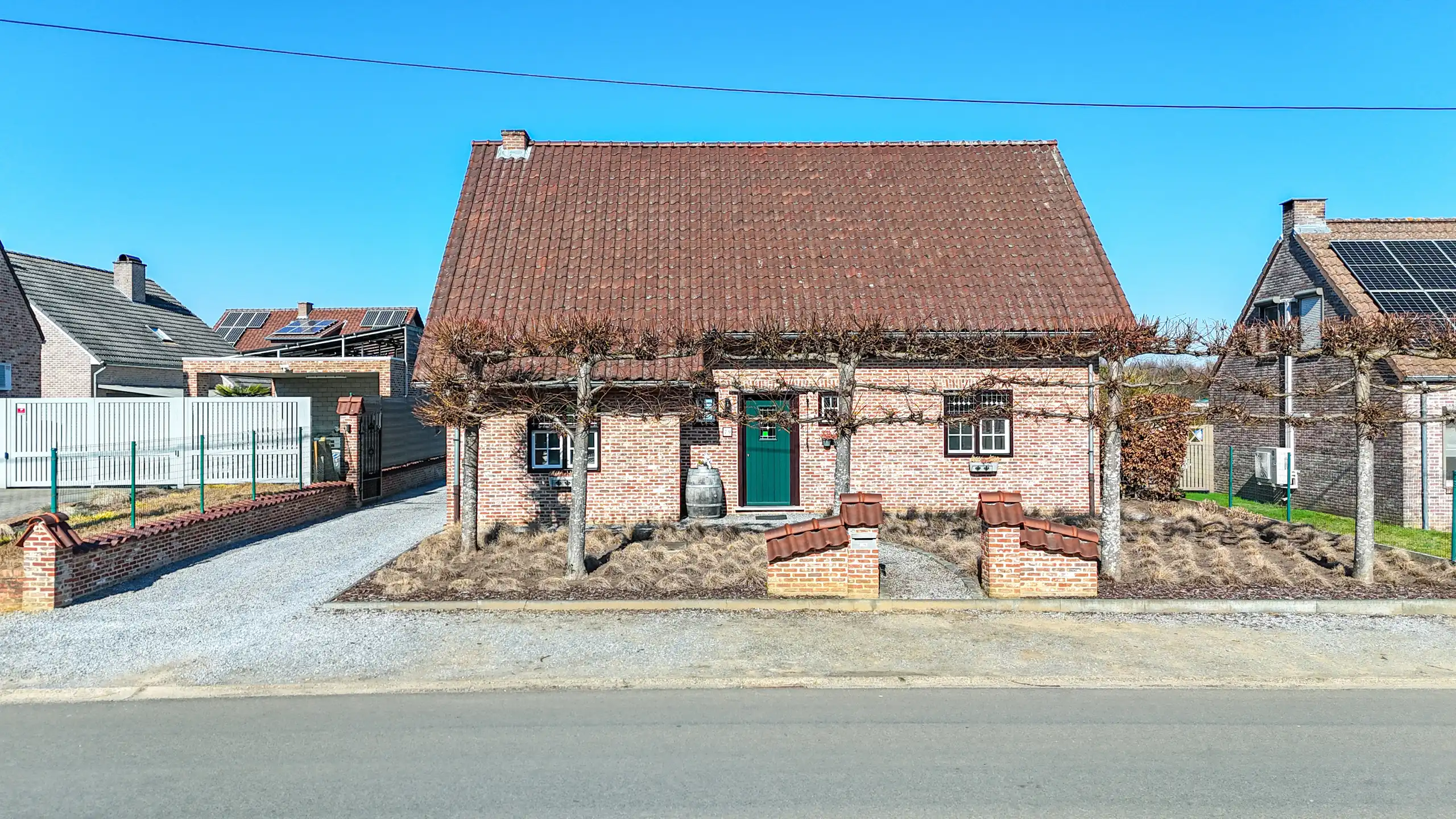 Instapklare gezinswoning met 5slpks, dubbele garage en tuin! foto 52