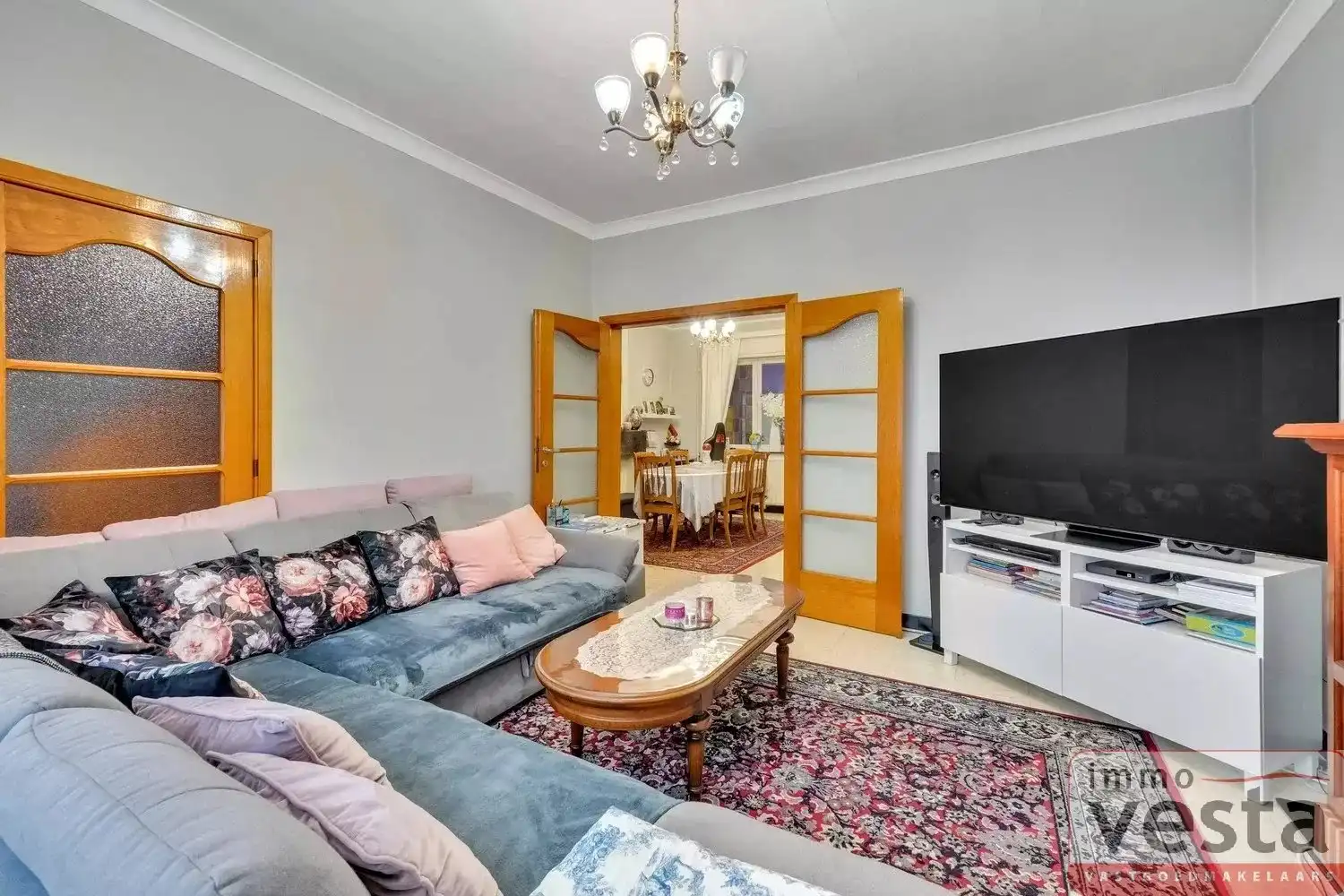 Ruime, te renoveren halfopen woning foto 10