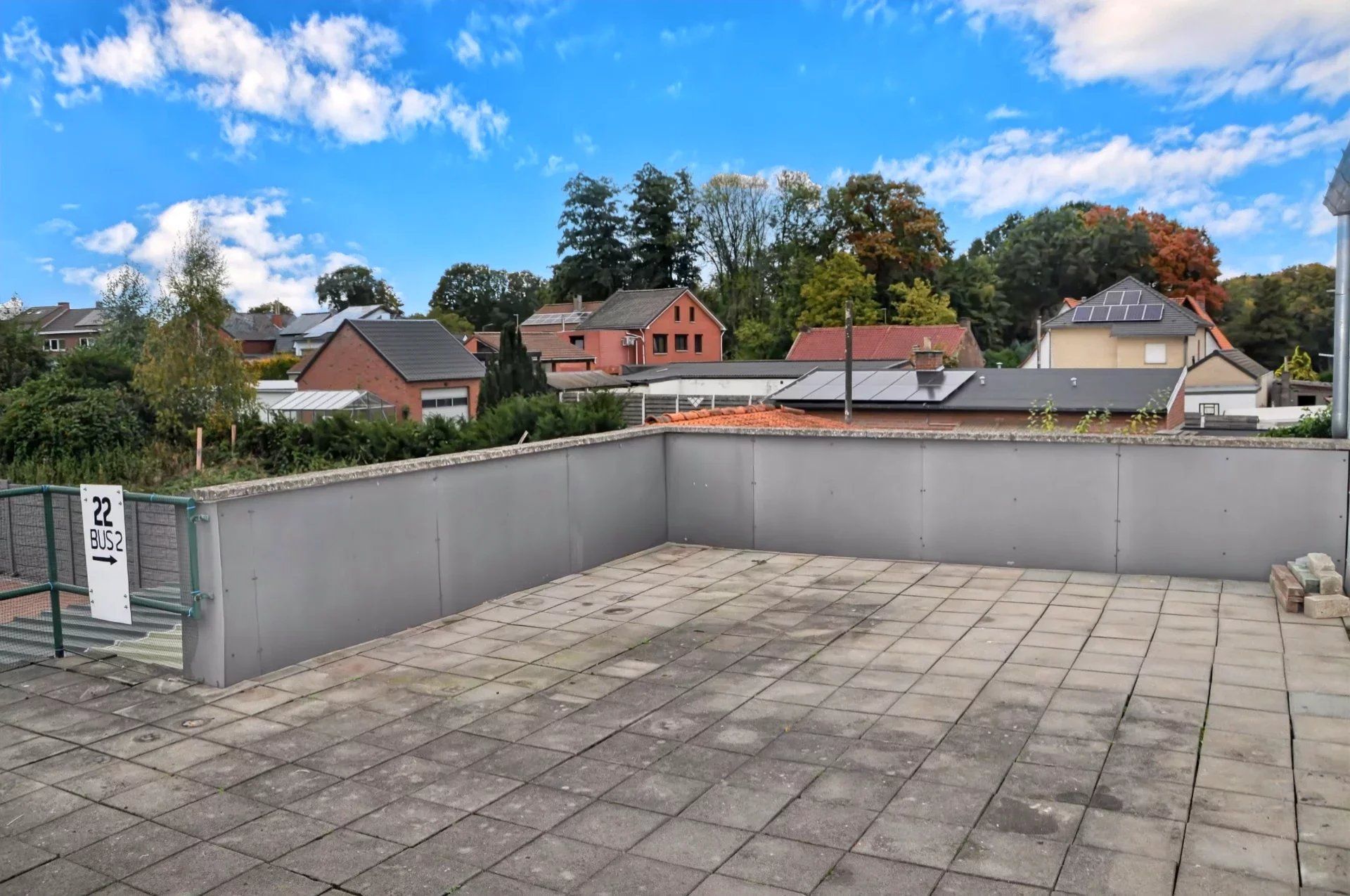 RUSTIG GELEGEN APPARTEMENT VAN 96M² MET RUIM TERRAS IN LANAKEN foto 3