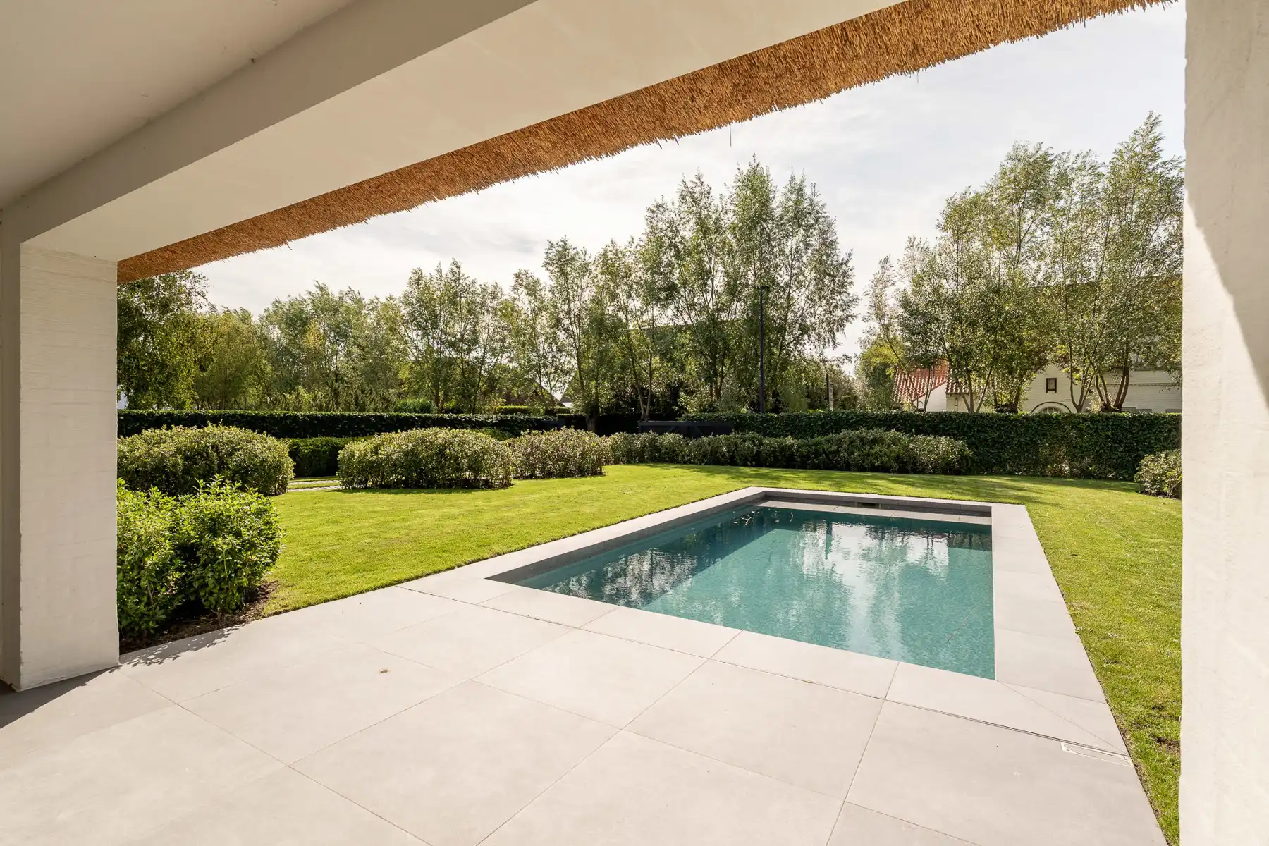 Ruime, volledig gerenoveerde villa aan de rand van het Zoute foto 6