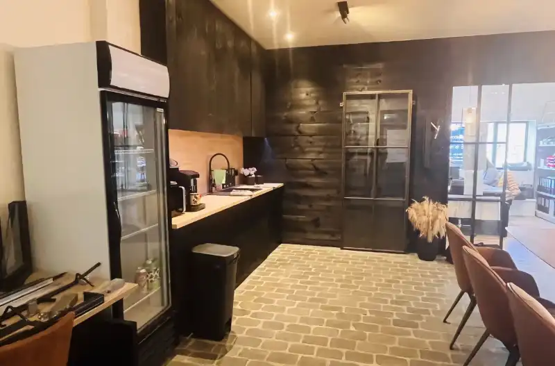 Magazijn te huur foto 4