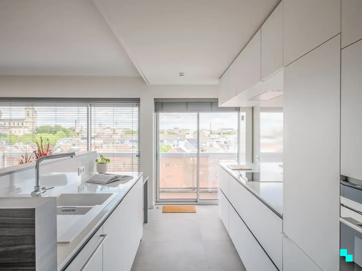 Stijlvol appartement nabij de Sint-Lievenspoort foto 14