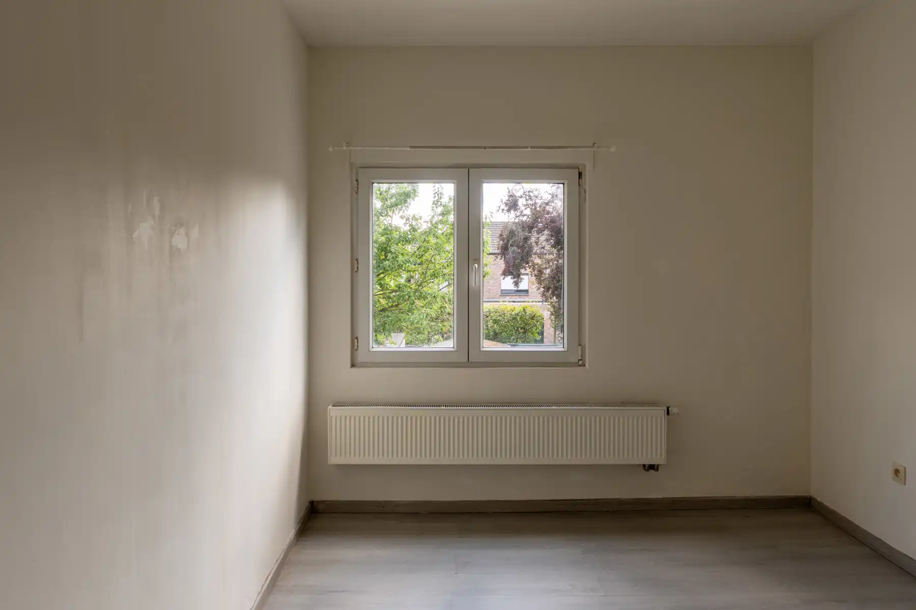 Instapklare starterswoning met 3 slks. centrum Lokeren foto 18