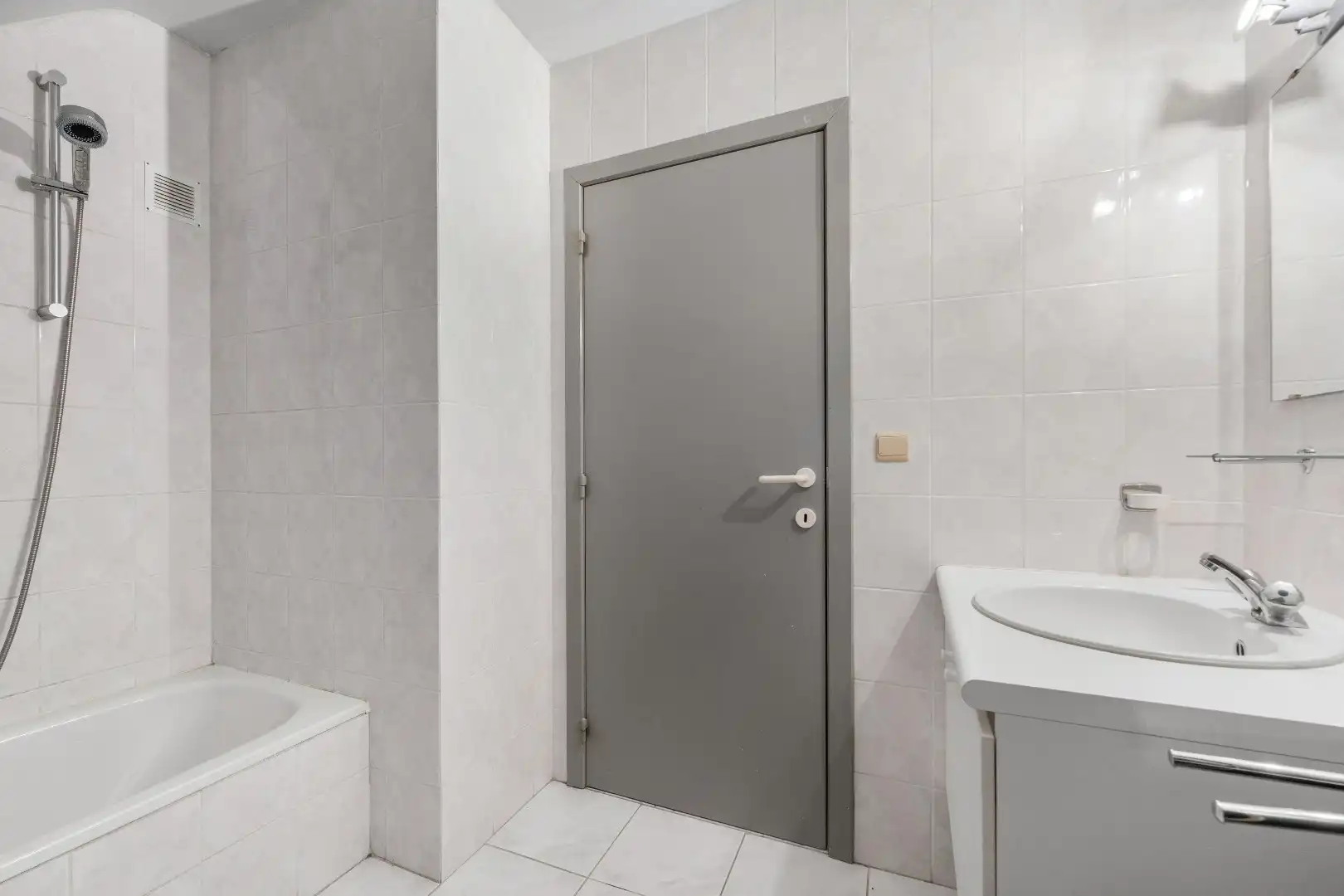 Ruim duplex appartement met 3 slaapkamers en garage te Lokeren foto 15