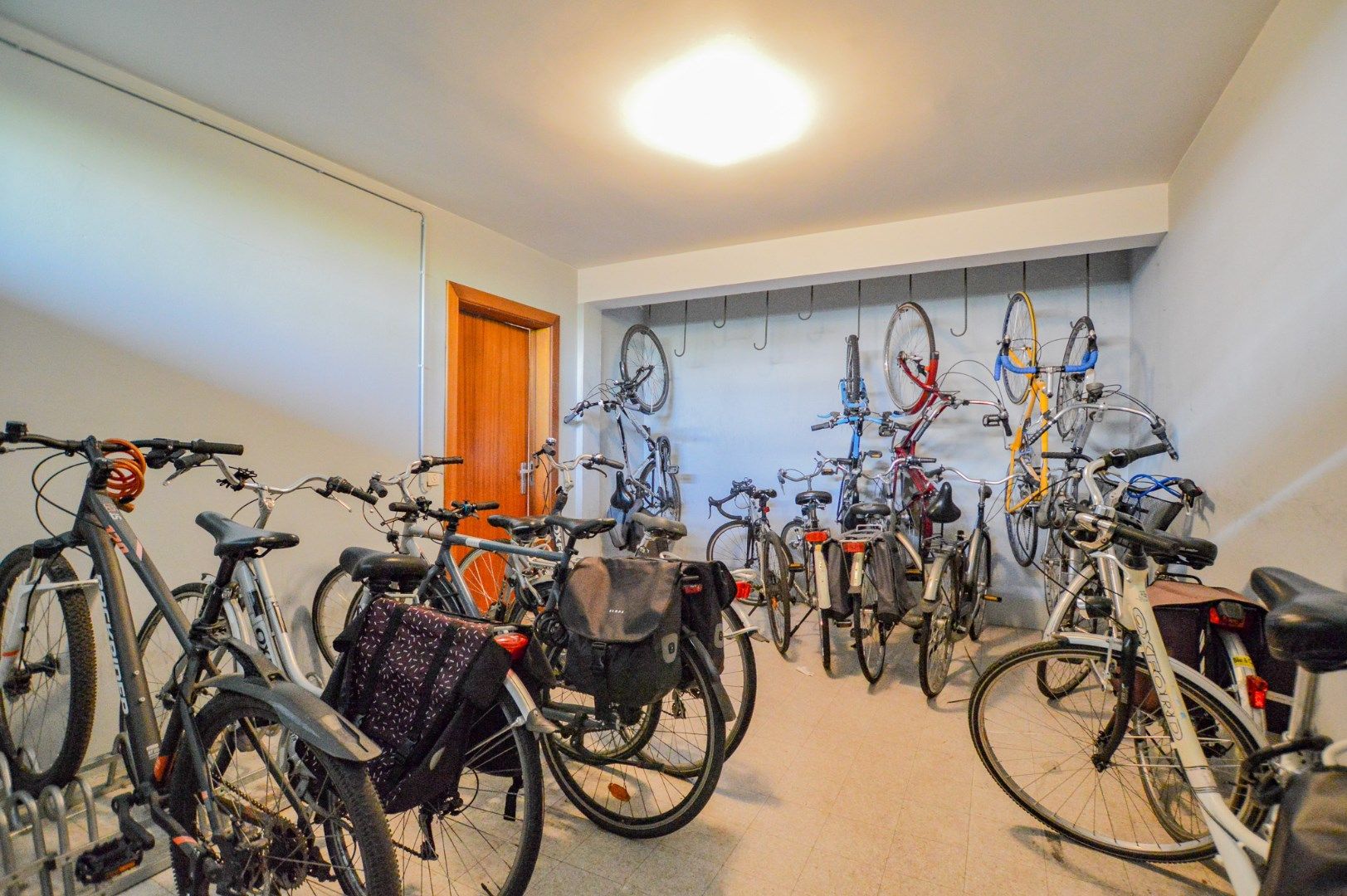 Ruim appartement op toplocatie met 3 slpks én garage in Sint-Andries foto 16
