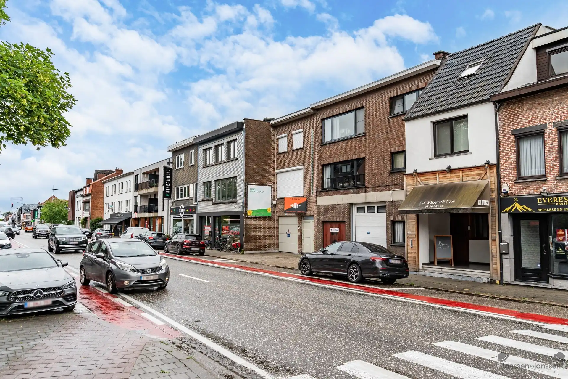 Opbrengsteigendom met ruime duplexappartement (144m²) en handelsgelijkvloers foto 4