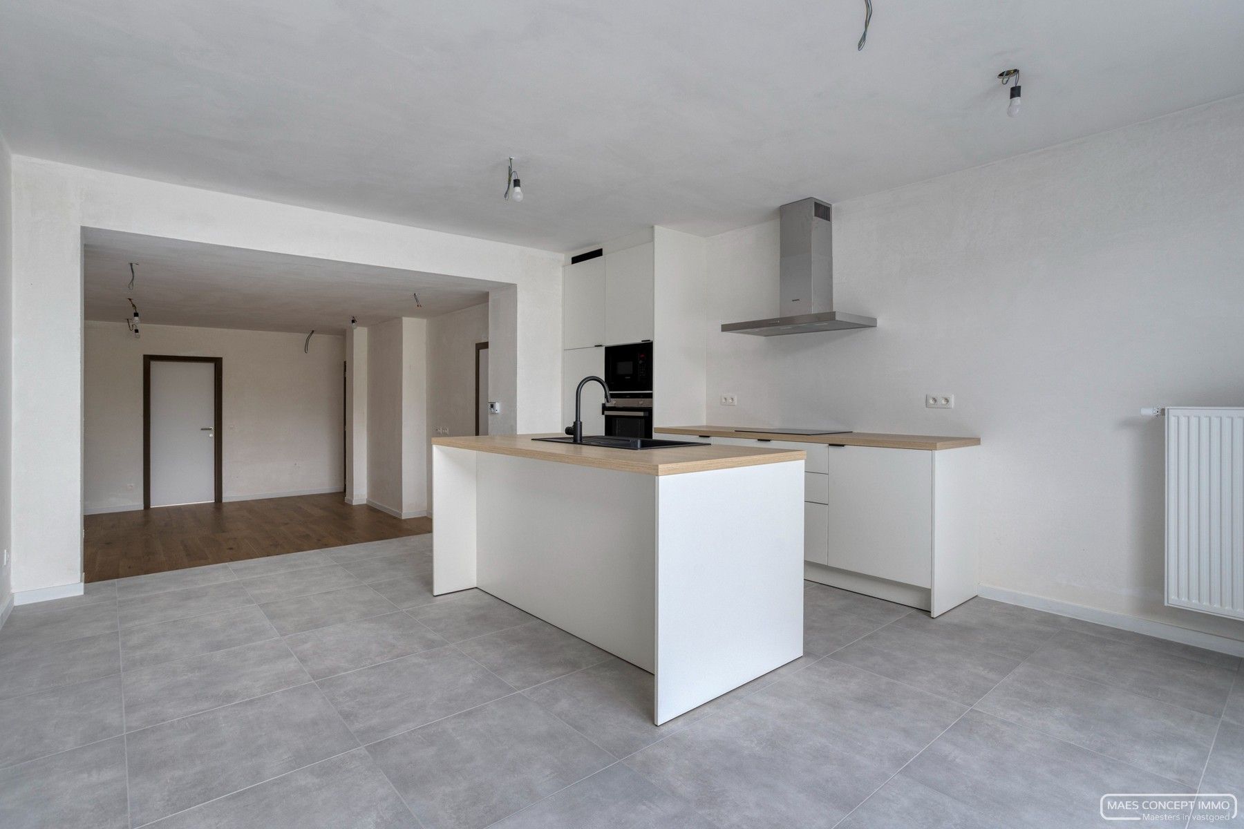 Gerenoveerde woning te koop te Vichte met uitweg foto 5