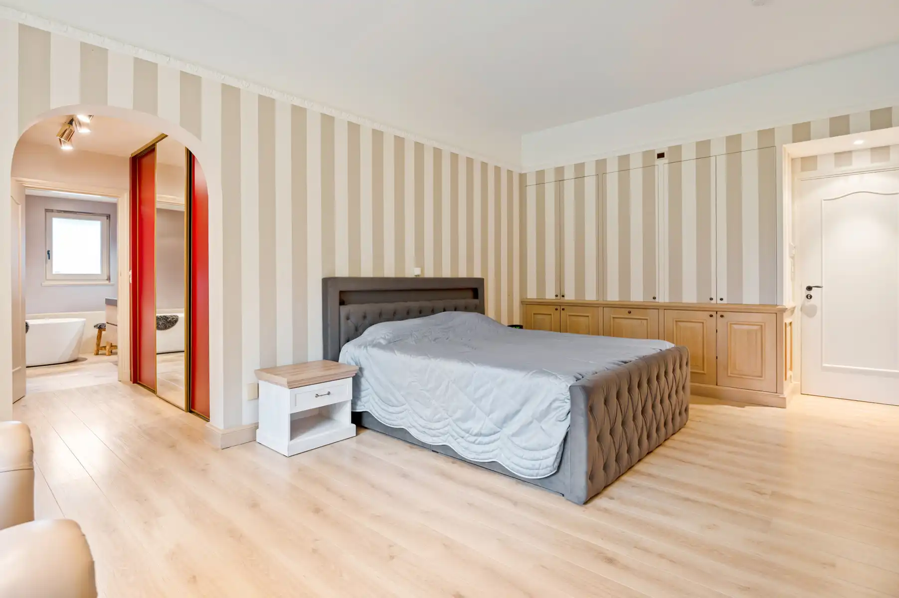 Villa met 5slk en binnenzwembad op 2090m²  foto 16