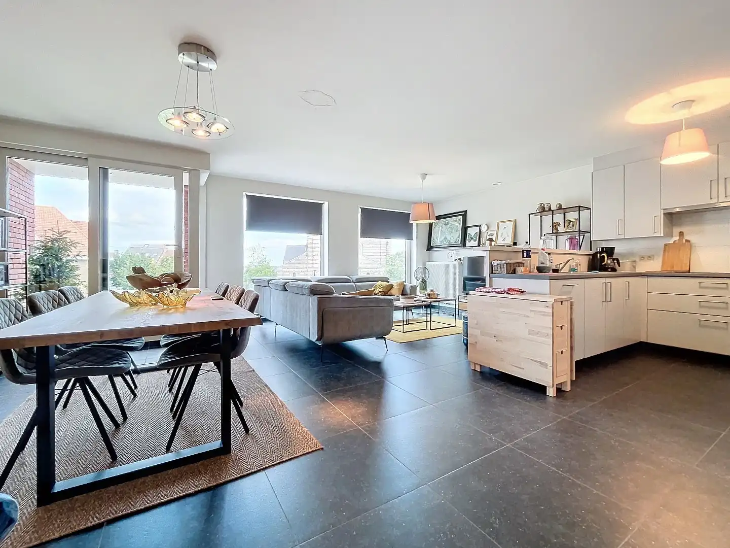 Prachtig en heel ruim duplex-appartement in het centrum van Passendale foto {{pictureIndex}}
