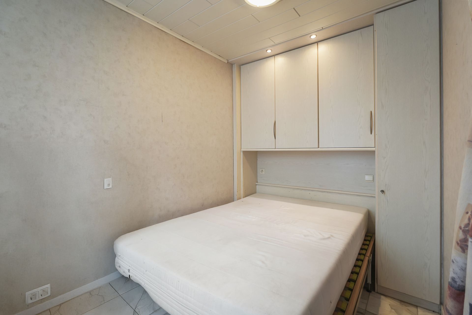 SLAAPHOEK / CENTRALE LIGGING foto 12