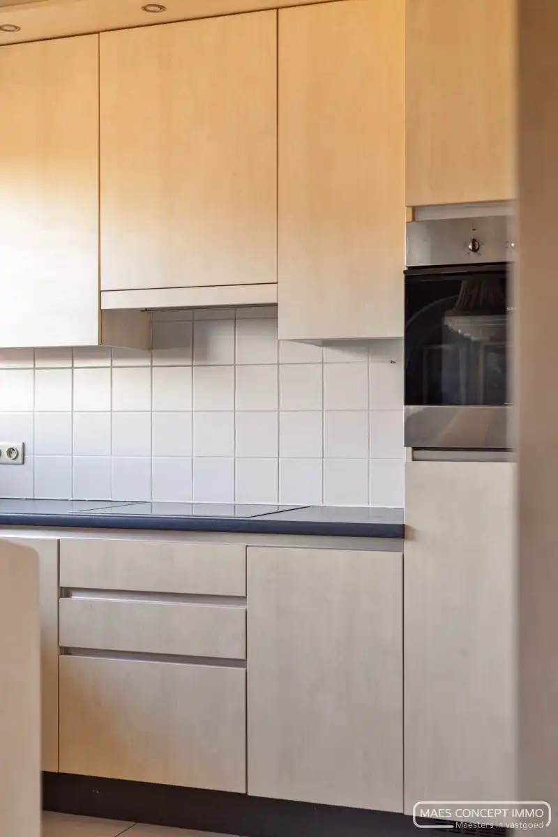 Op te frissen appartement met 2 slaapkamers & 2 ruime terrassen in het hart van Roeselare foto 10