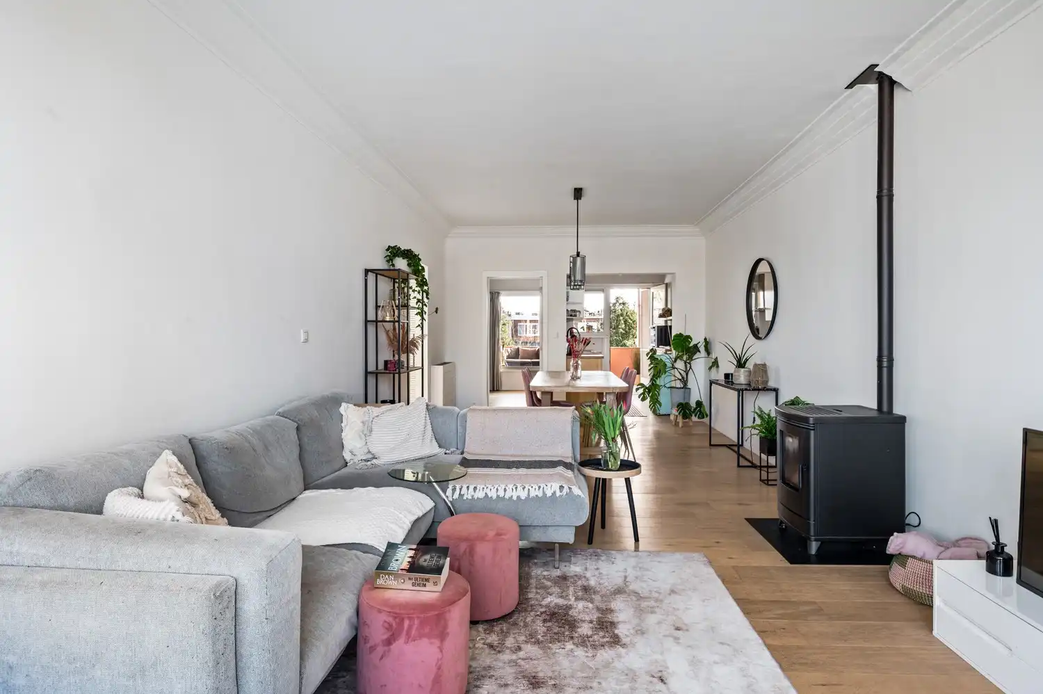 Charmant 2-slaapkamerappartement met terras in een rustige straat te Deurne foto 6