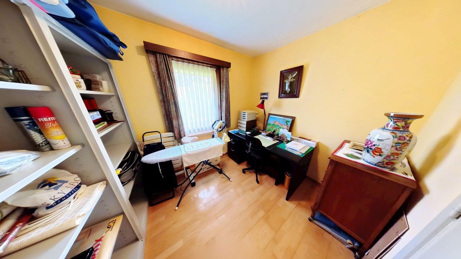 Ruime woning op toplocatie met grote tuin en inpandige garage! foto 9