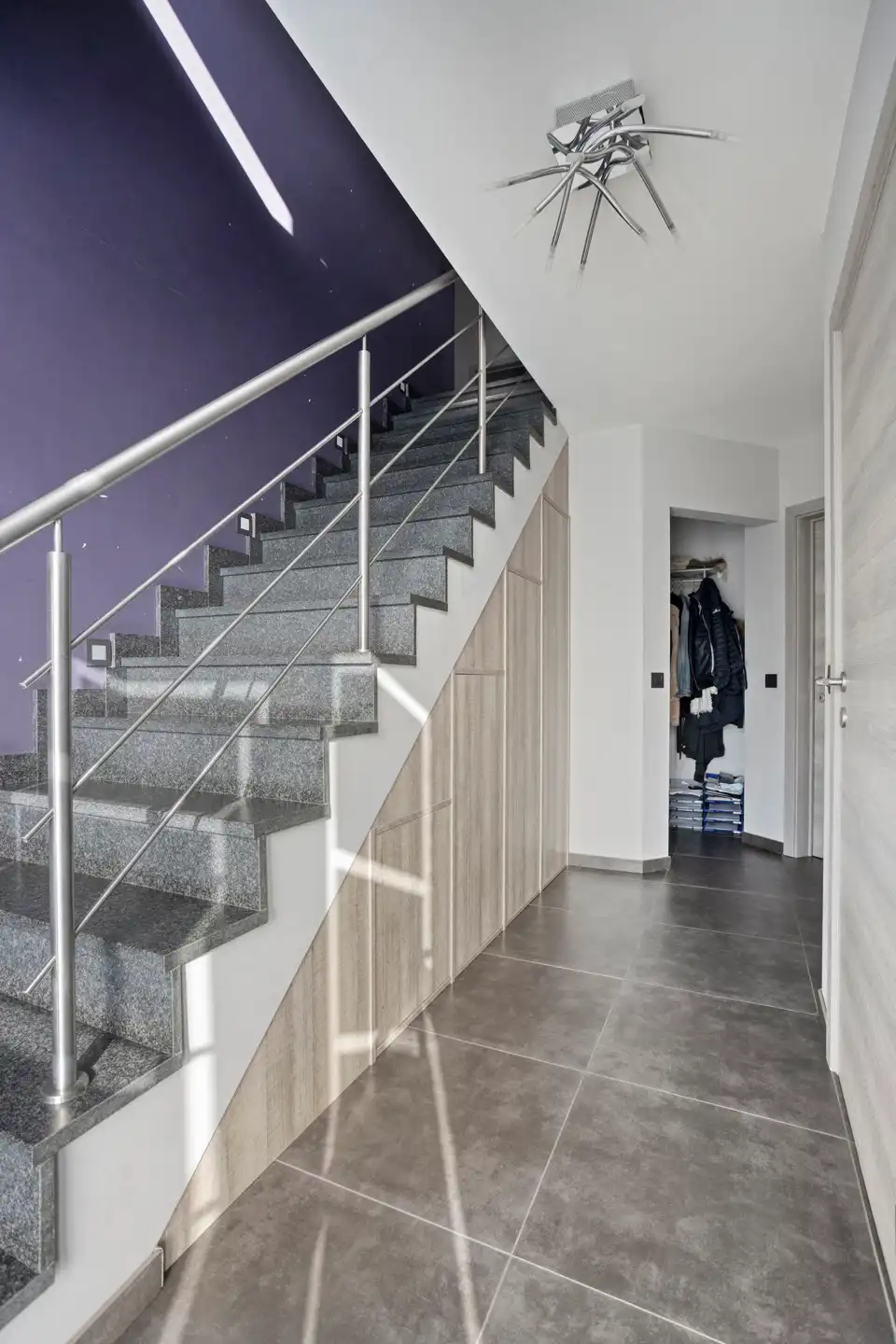 Recente vrijstaande woning op perceel van 10a foto 3