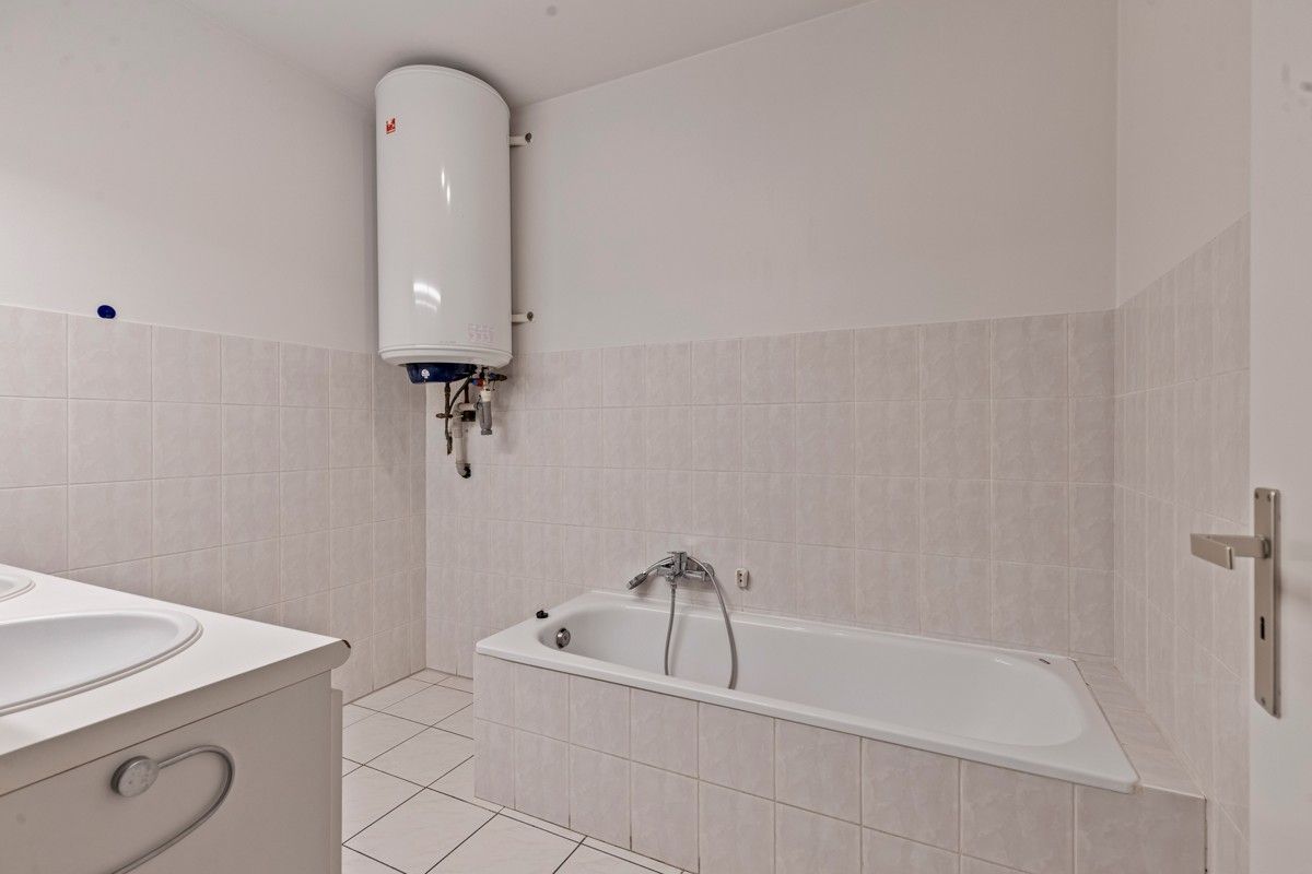 Ruim appartement met twee slaapkamers te koop in Koksijde. foto 13