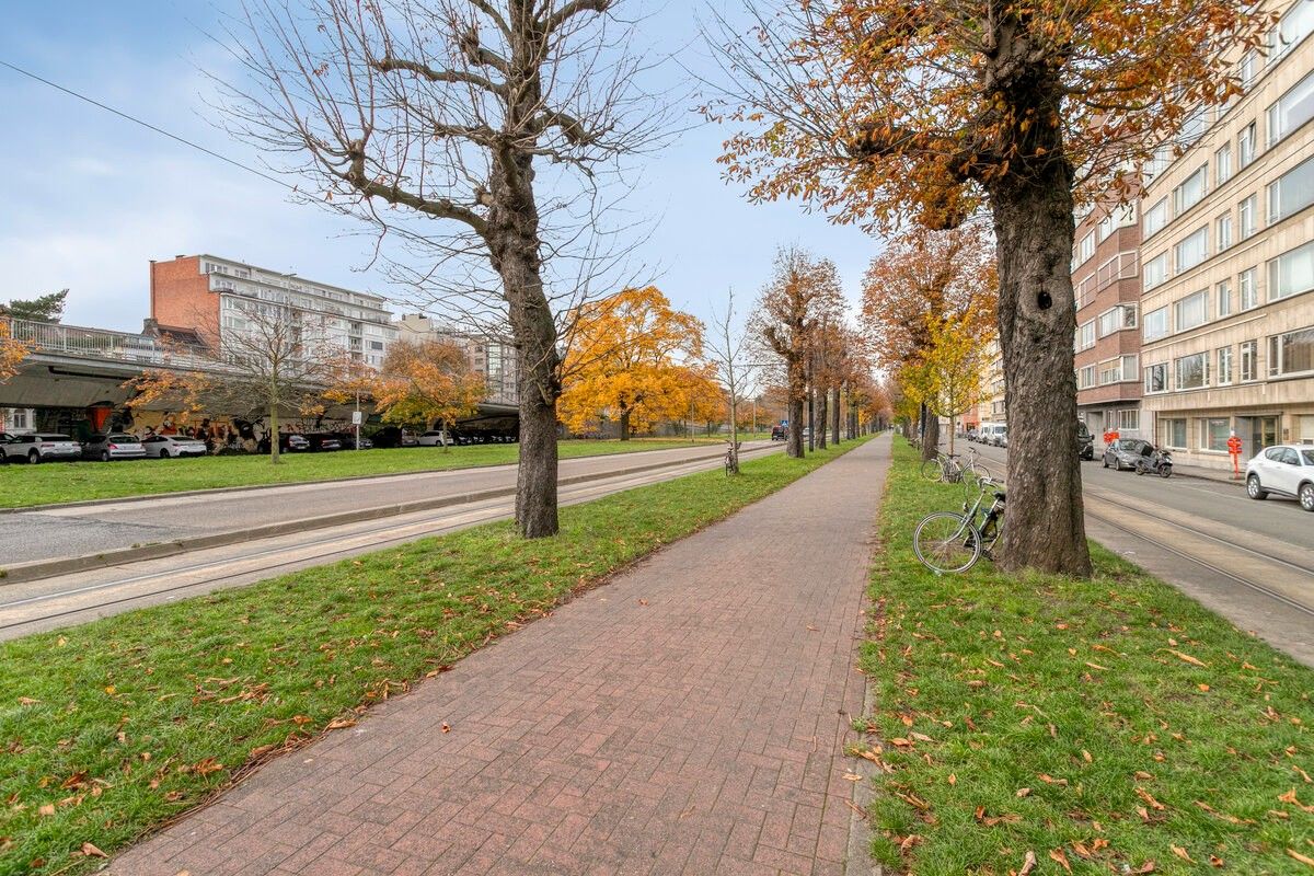 Karaktervolle interbellumwoning met buitengewoon grote garage nabij het Muinkpark in Gent foto 26