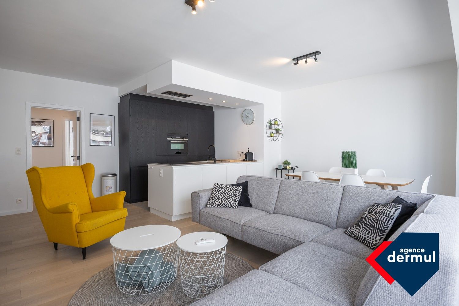 RESIDENTIE PAOLA foto {{pictureIndex}}