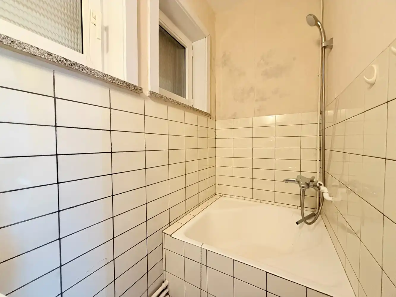 Te renoveren woning in het Centrum van Torhout foto 10