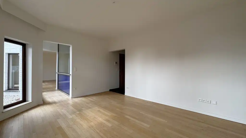 Instapklaar kantoor te huur nabij N12 in Schilde foto 5