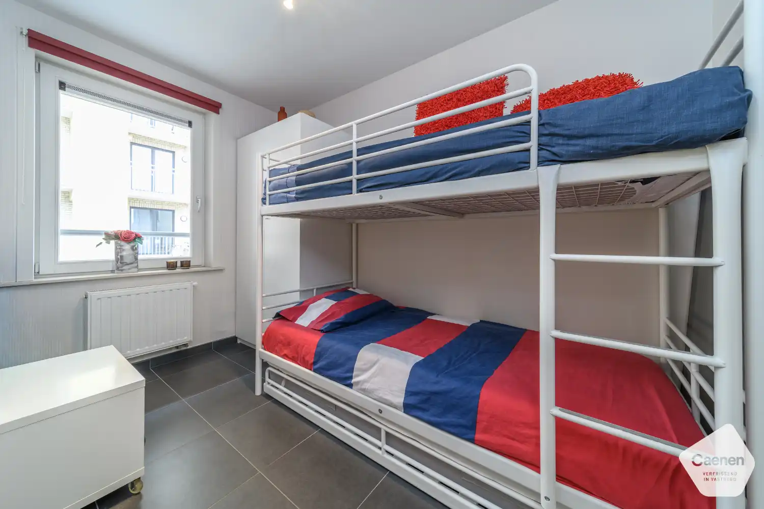 Instapklaar 2-slaapkamerappartement met zuidgericht terras nabij zee foto 12