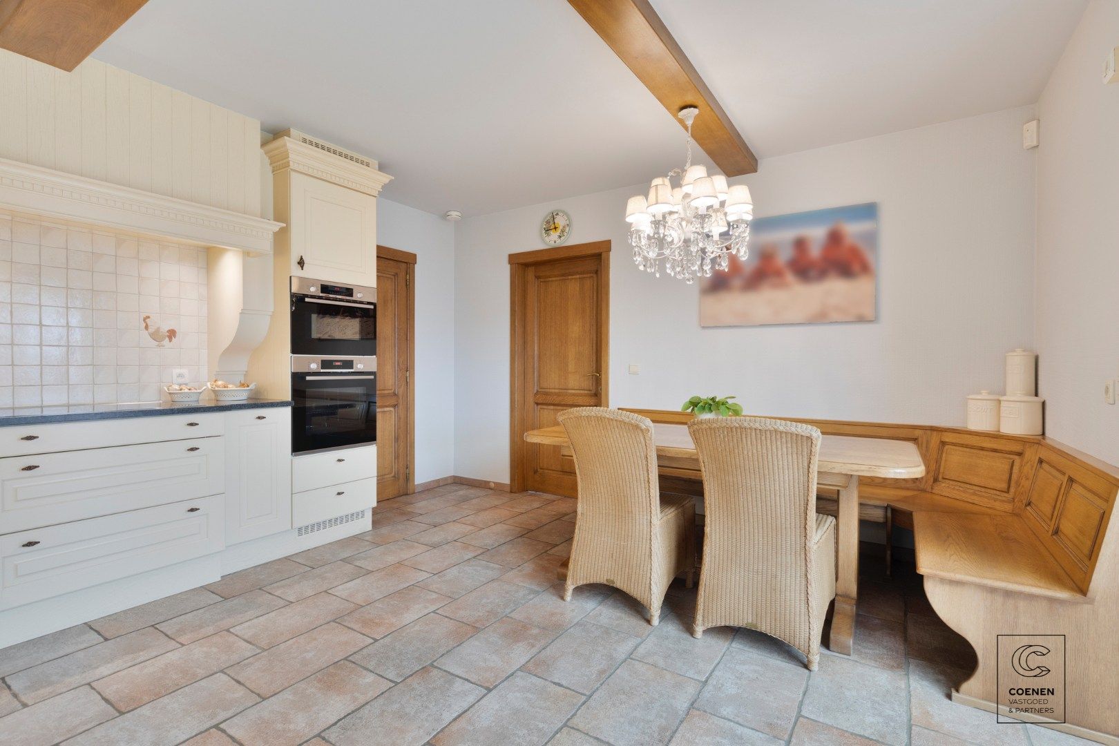 Instapklare gezinswoning met 4 à 5 slaapkamers op een rustige ligging te Oostmalle! foto 8