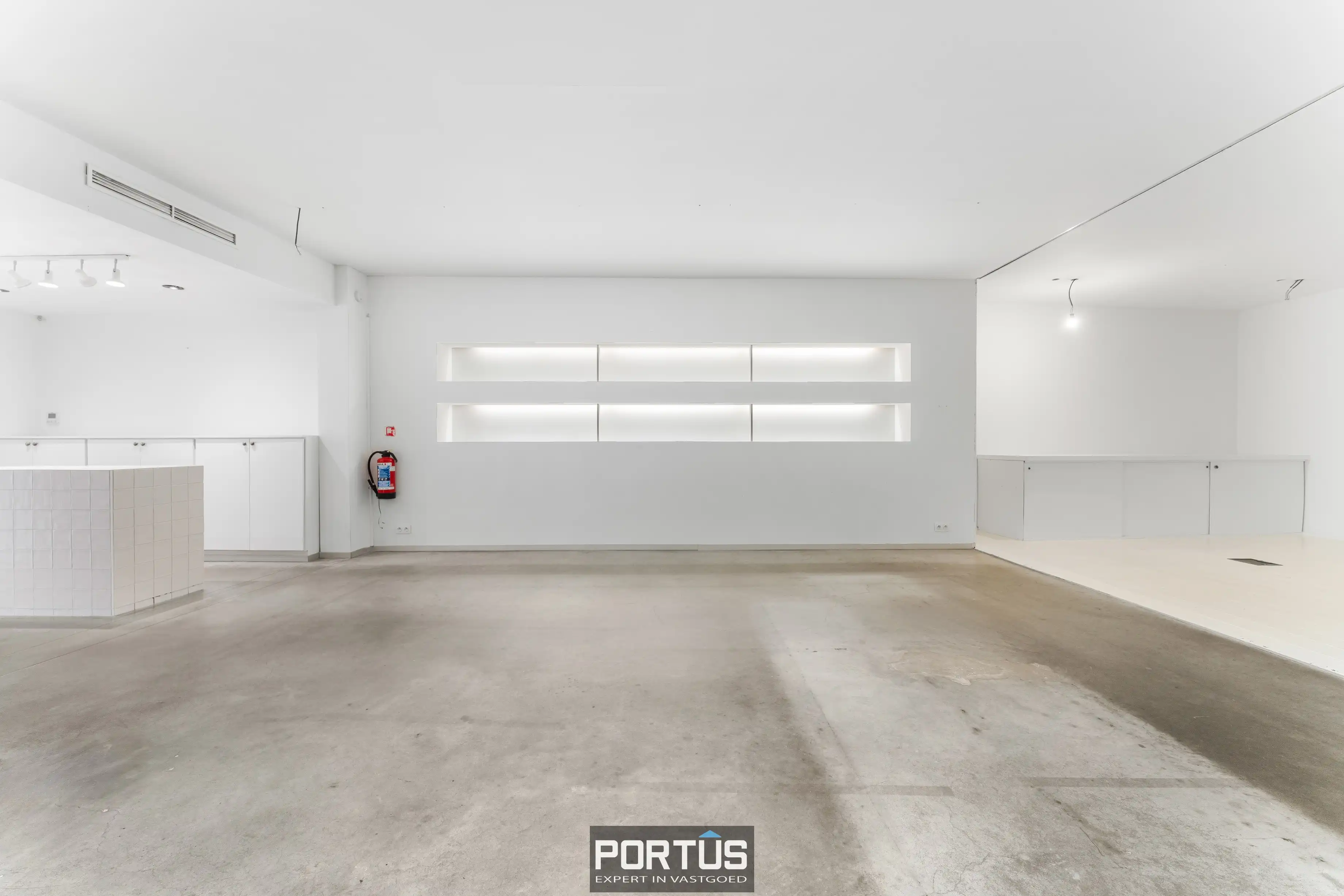 Commercieel gelegen handelspand te koop te Roeselare  foto 7