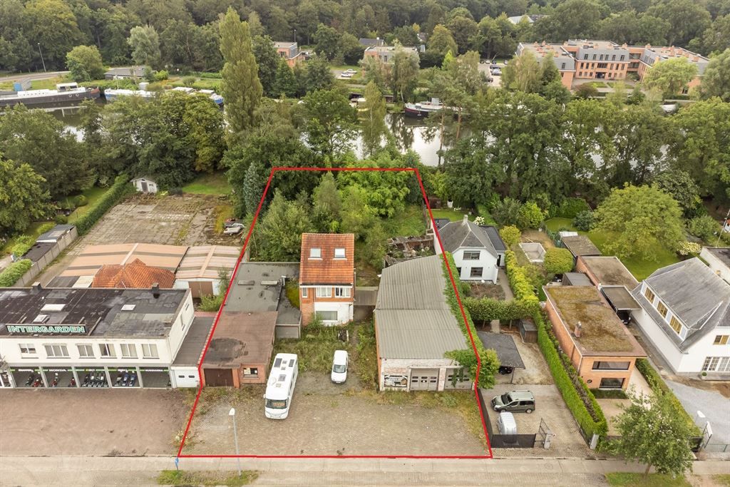 Projectgrond / Woning en magazijnen foto 1