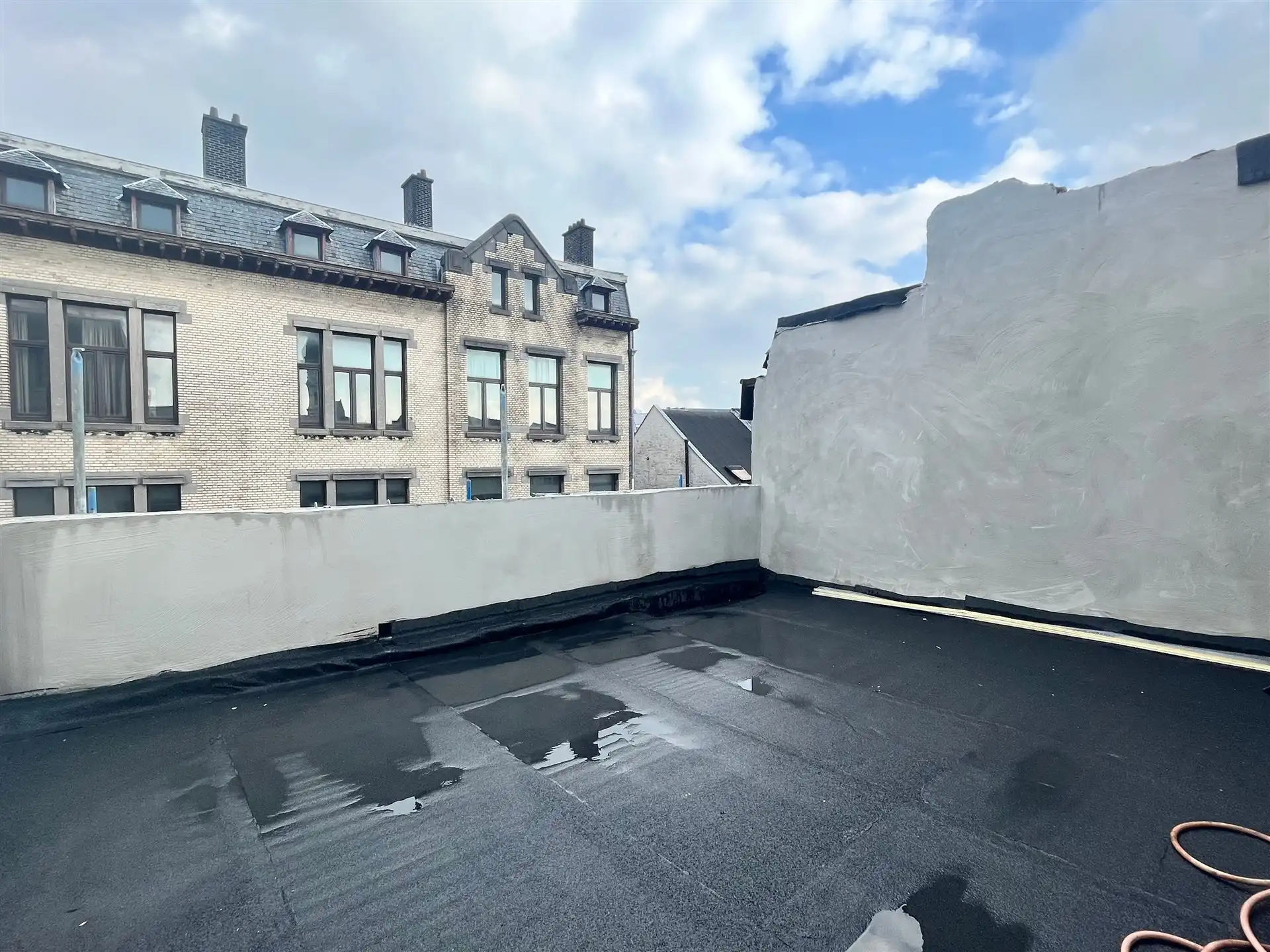 Volledig vernieuwd 2-slaapkamerappartement met gemeenschappelijk terras foto 10