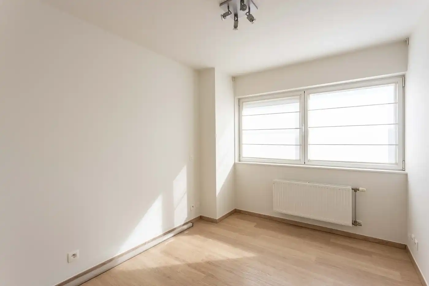Instapklare parkwoning te huur in centrum van Zwevegem foto 19