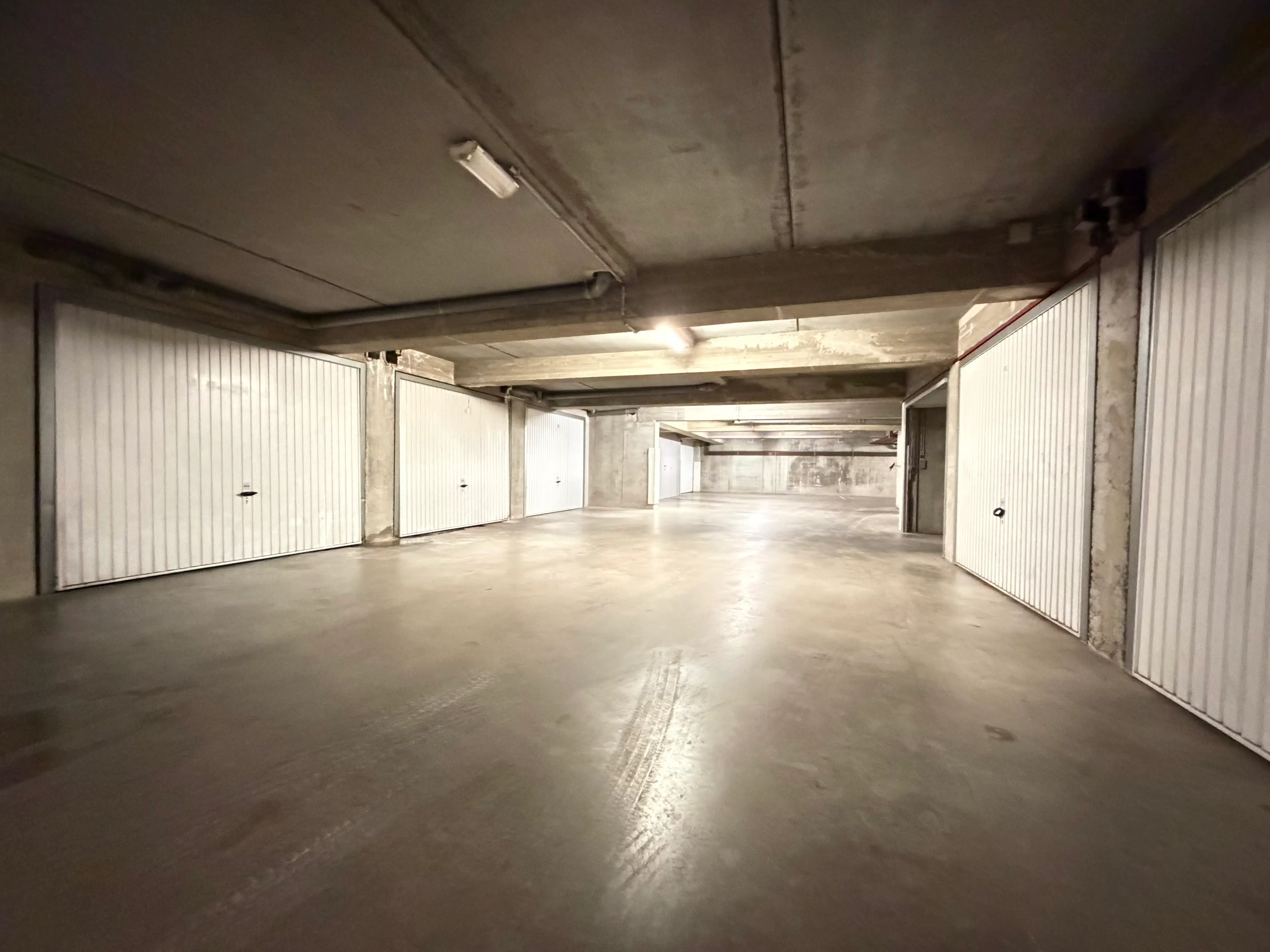 Instapklaar appartement MET garage in Residentie Spanje in het centrum van Koekelare foto 13