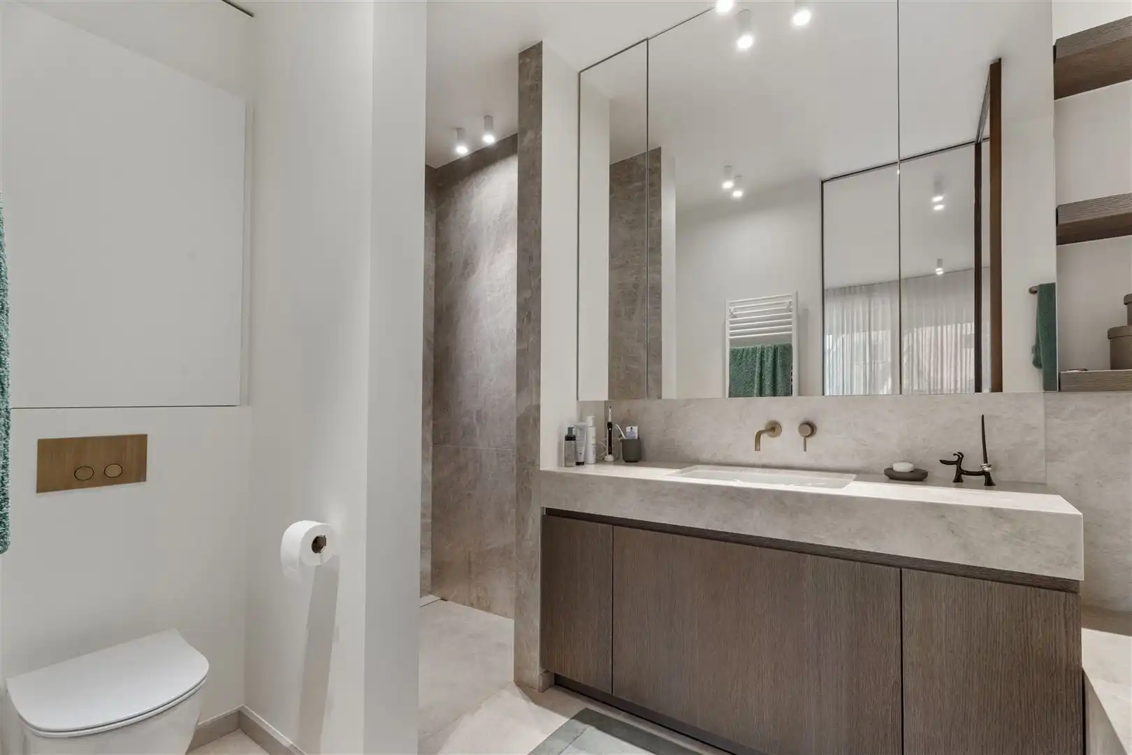 hyperexclusief afgewerkt hoekappartement foto 16