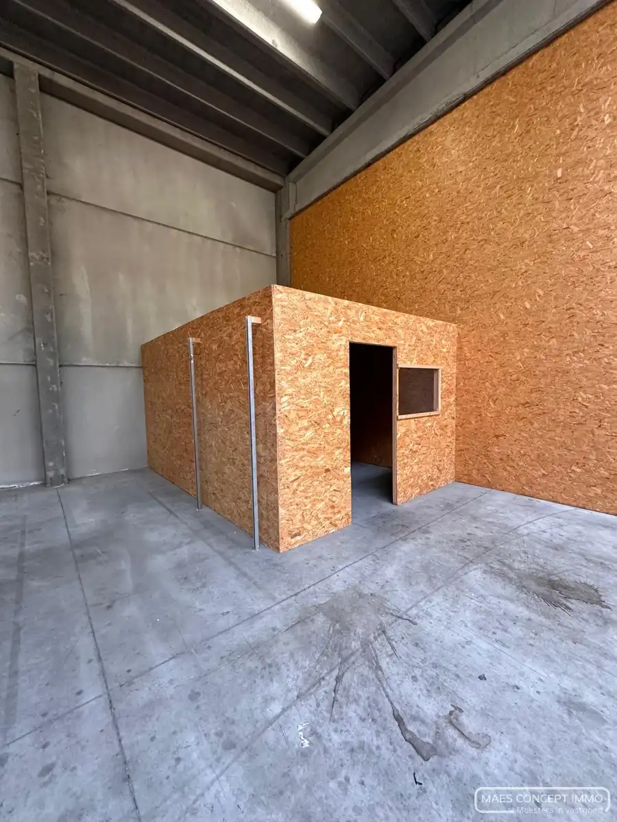 Opslagruimte van 220 m²&nbsp;te huur in Zwevegem foto 3