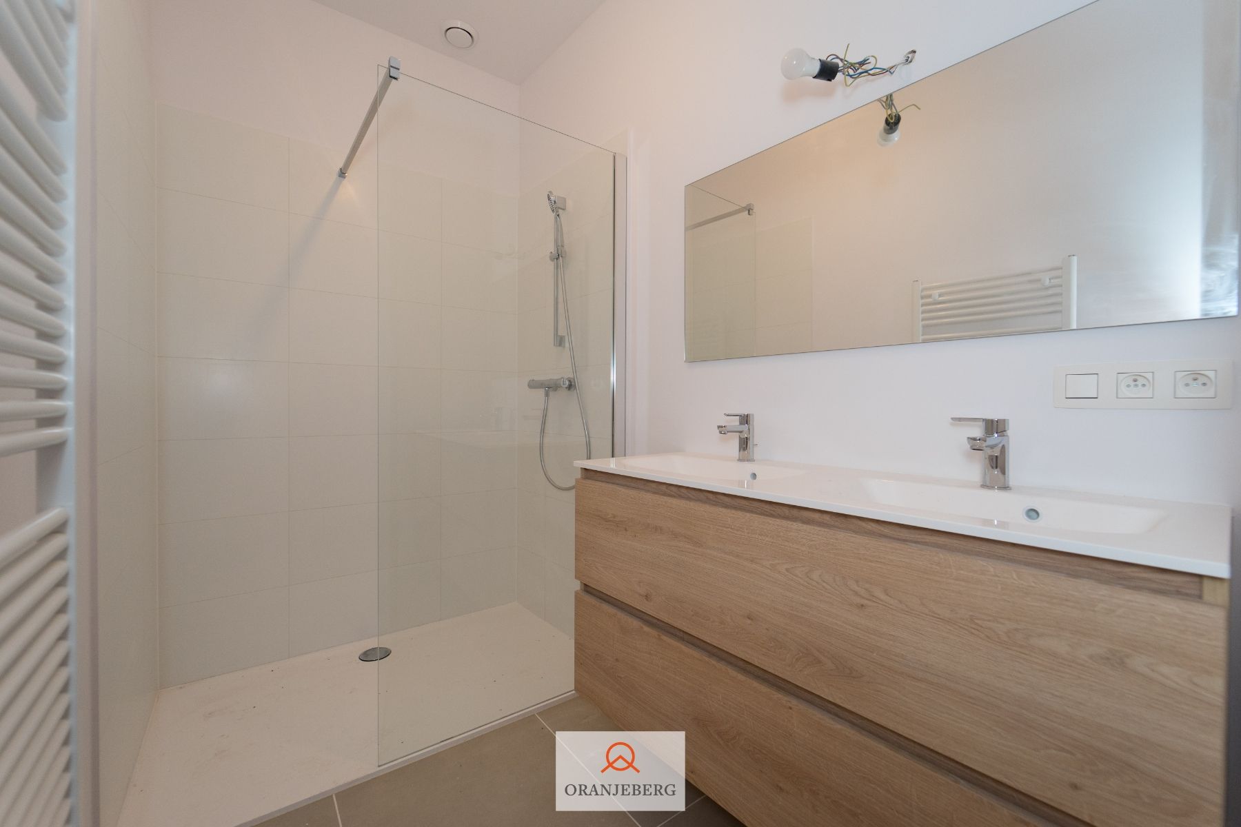 Gerenoveerd gelijkvloers appartement vlakbij station Gent-Sint-Pieters foto 17