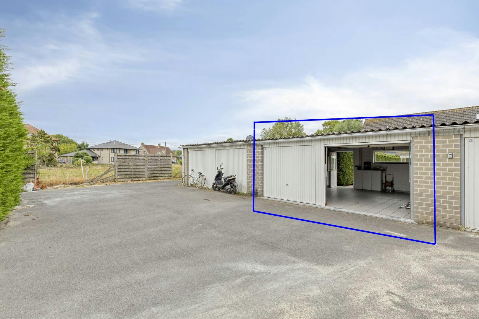 Knusse woning met dubbele garage en uitweg achteraan te Gavere foto 10