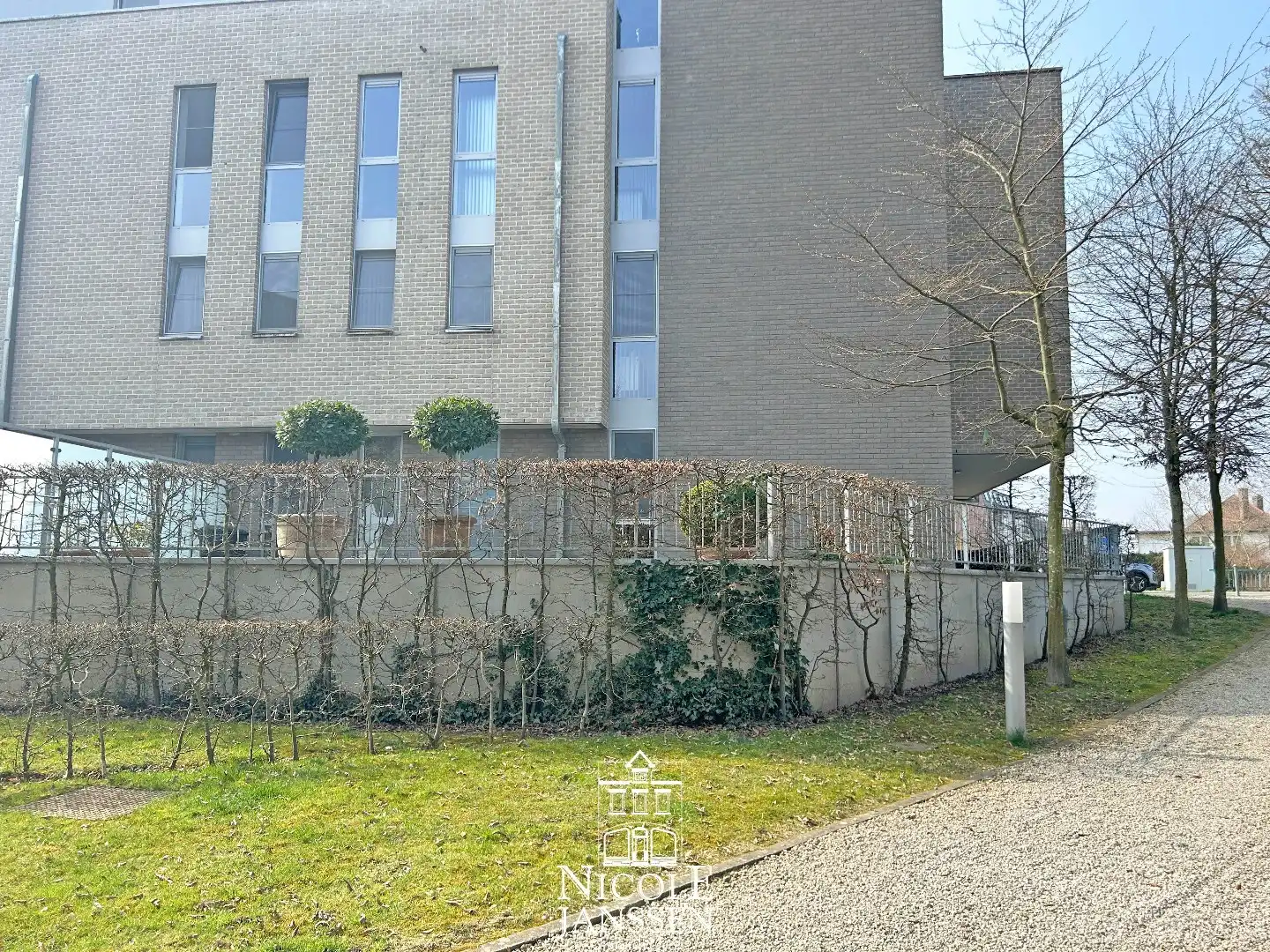 Gelijkvloers appartement met twee slaapkamers en twee badkamers  foto 22