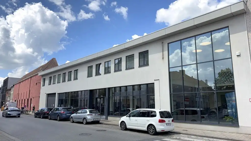 Showroom met magazijn te huur aan het Handelsdok in Gent foto 24