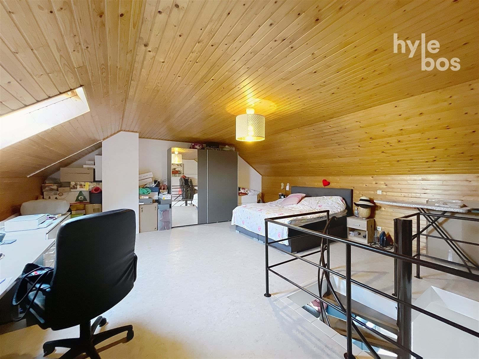 Centraal gelegen appartement met garage foto 10