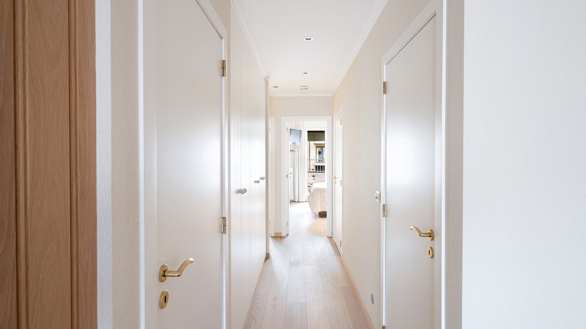 Ruim appartement (100m²) met zongericht terras foto 10