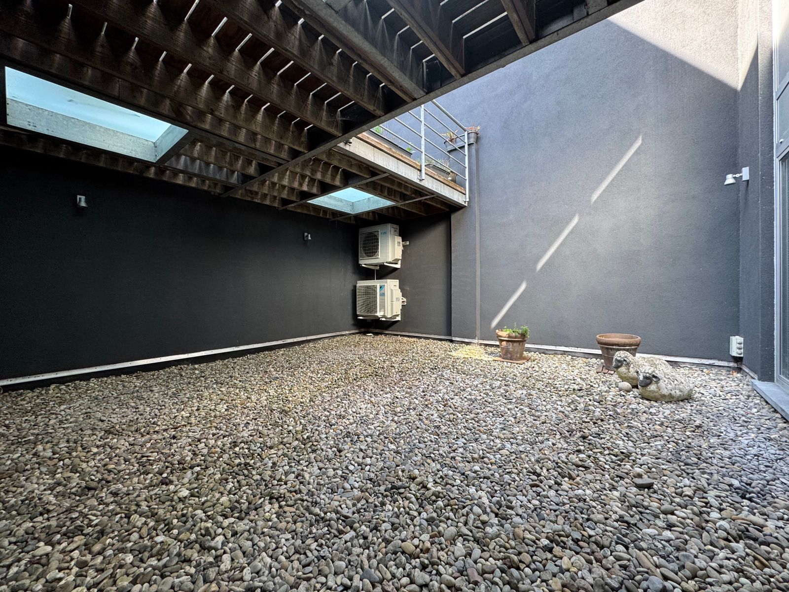 Luxueus afgewerkt duplex loft in het centrum van Aalst! foto 15