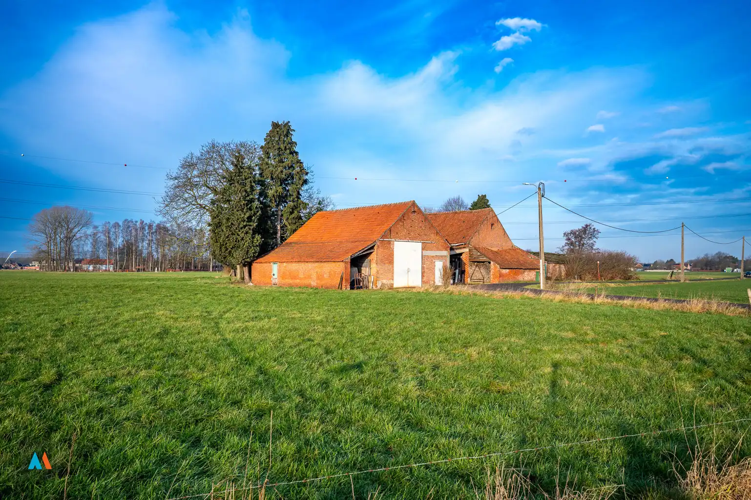 Boerderij met stallen op 1 ha foto 28
